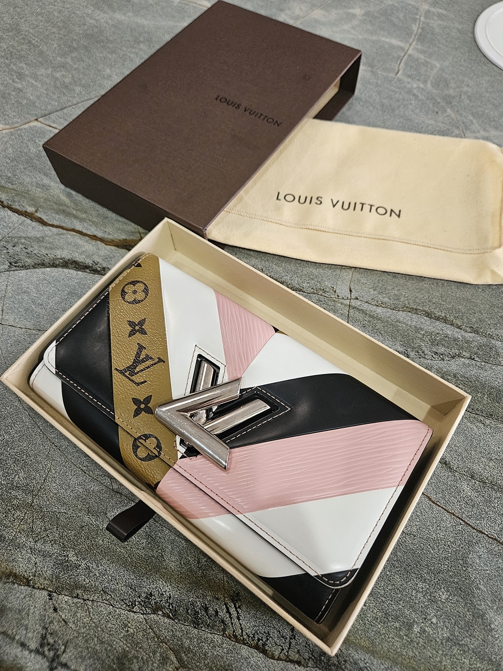 Louis Vuitton Epi Reverse Monogram Twist Wallet Rose Ballerine